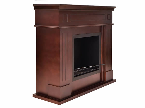 Chimenea con estructura de madera rústica y elegante